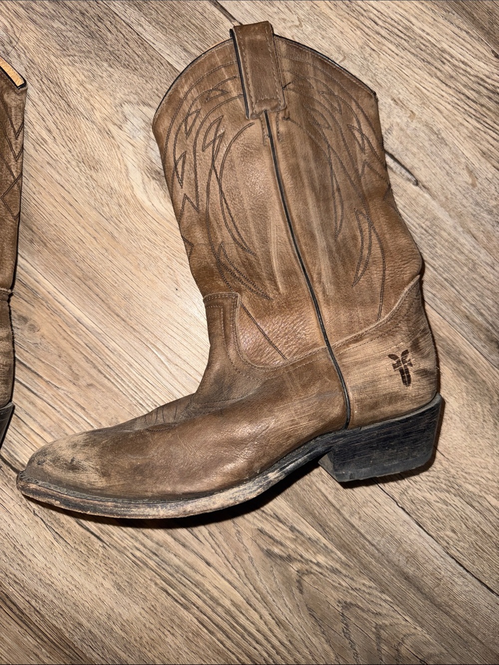 Women’s FRYE cowboy Brown Leather Western Cowboy Boots with Embossed Stitching